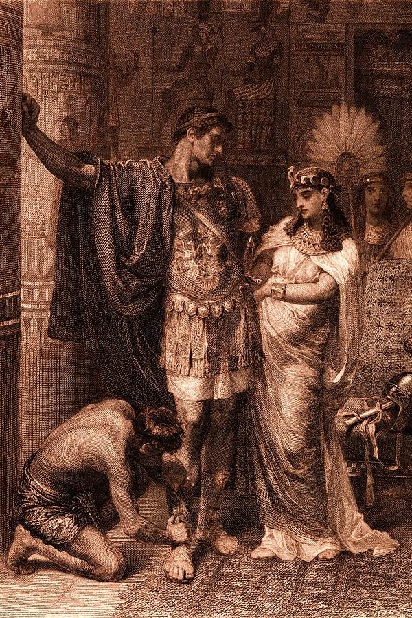 13. Kleopatra ve Antonius’un gizli olarak kurdukları “Eşsiz Karaciğerler” isimli bir içki kulübü vardı.