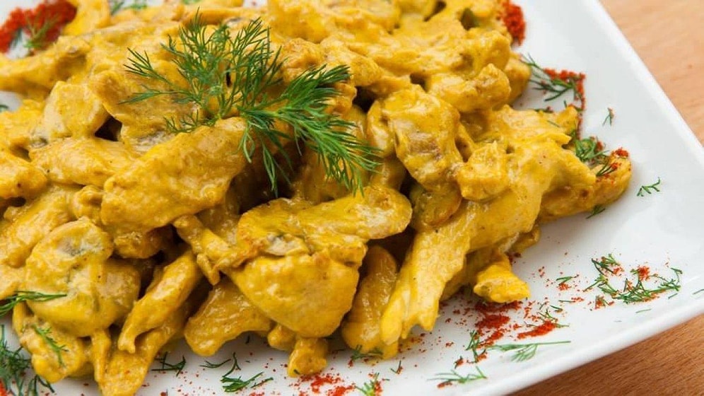 Köri Soslu Tavuk Tarifi: Kremalı, Köri Soslu Tavuk Nasıl Yapılır?