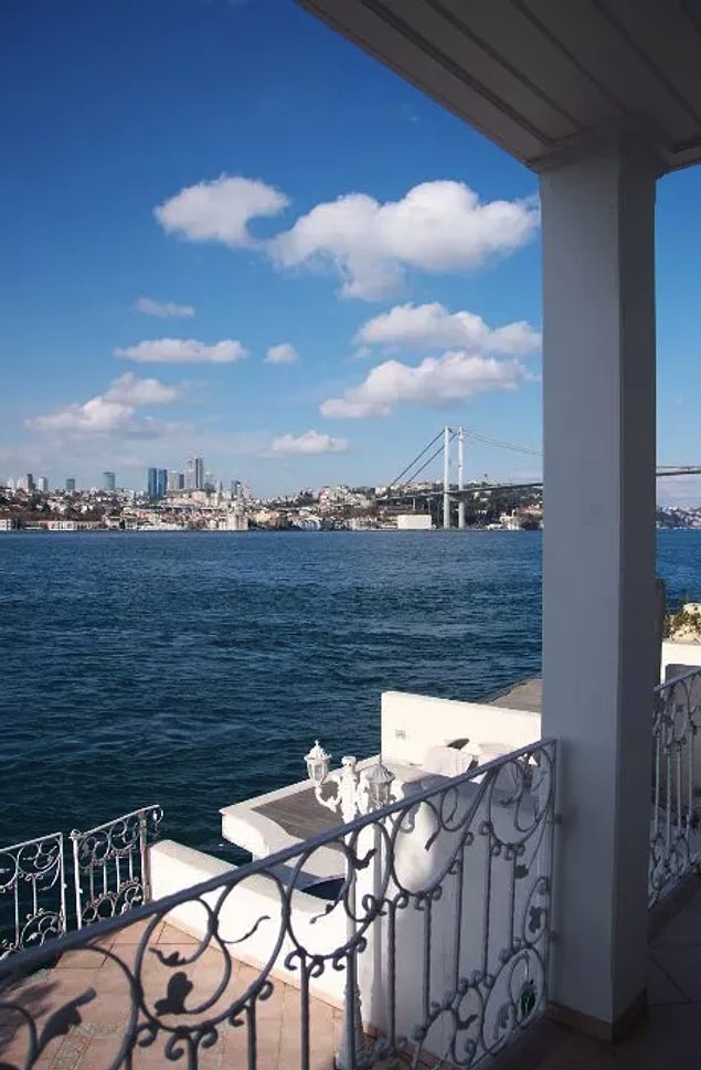 Açıklamalarını genelde Boğaz'daki yalısından yapmayı tercih eden Hilal Kaplan'ın bu seferki gündemi yangınlar. Daha doğrusu yangın milliyetçiliği!