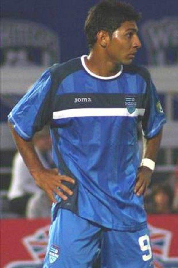 3. Brezilya yerel ligindeki River-Oerias maçında Paulo Araujo, 5 kez kart görerek rekor kırdı. Oyundan çıkması gereken Araujo, hakeme çaktırmadan oynamaya devam etti.