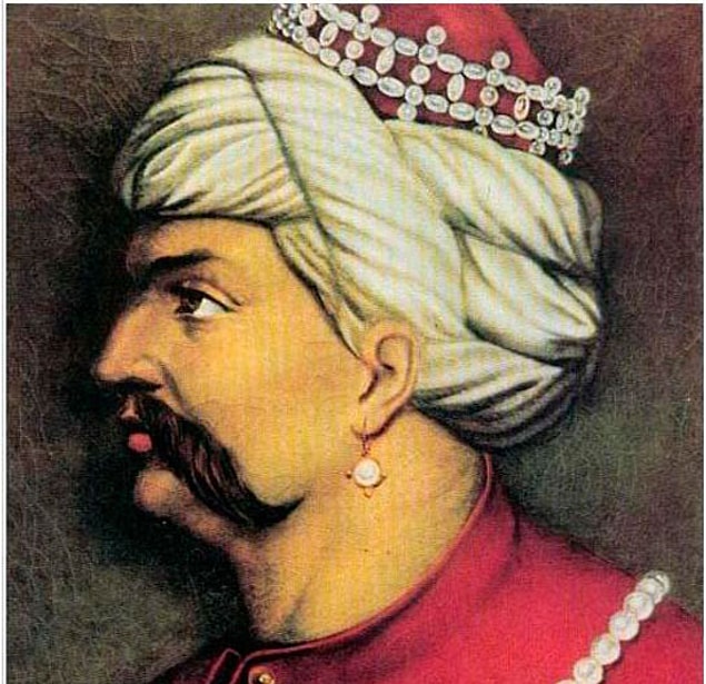 4. Bir sebepten dolayı tek kulağına küpe takan Osmanlı Padişahı kimdir?