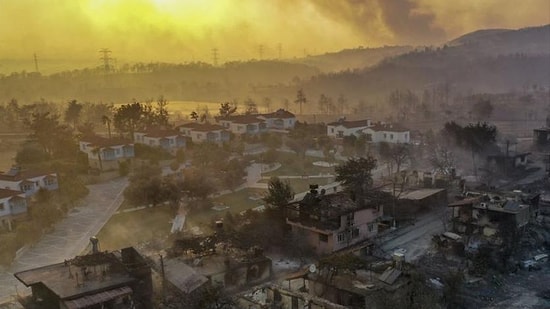 Kandilli Rasathanesi Meteoroloji Laboratuvarı Başkanı: 'Yangın Bölgelerinde Yağış Gözükmüyor'