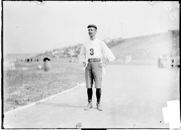 7. 1904 Olimpiyat Maratonu, şimdiye kadar yapılan en tuhaf yarışlardan biri olarak adlandırılıyor.