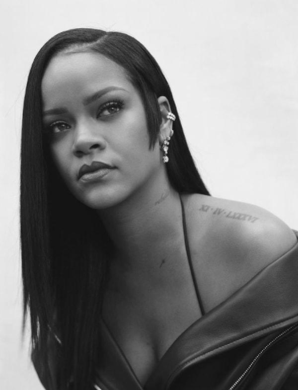 Rihanna'nın sadece kendi ülkesinde değil tüm dünyada ne kadar sevilen bir isim olduğunu hepimiz biliyoruz. Sesi, duruşu, güzelliği ile gören herkesi büyülüyor desek yeridir.