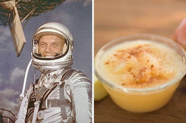 26. Elma püresi, uzayda bir Amerikalı tarafından yenen ilk yemekti.