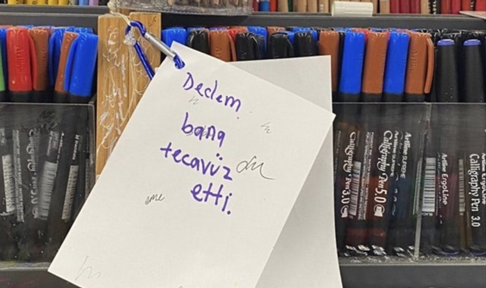 Kitapçıda Gezen Genç Kız Üzerinde 'Dedem Bana Tecavüz Etti' Yazılı Bir Not Bıraktı