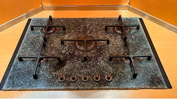 9. «Стекло плиты разбилось, когда я готовила ужин сегодня».