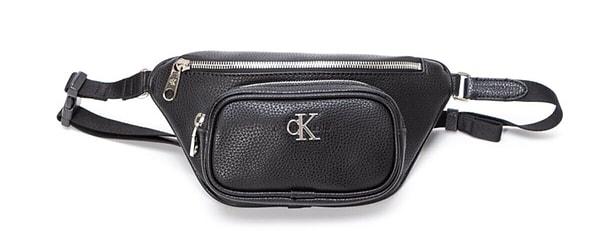 12. Calvin Klein'den bir bel çantası.