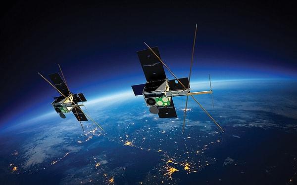 CubeSat uydusunun yan tarafına takılacak bir kamerayla dijital ekran 24 sat boyunca kaydedilecek.