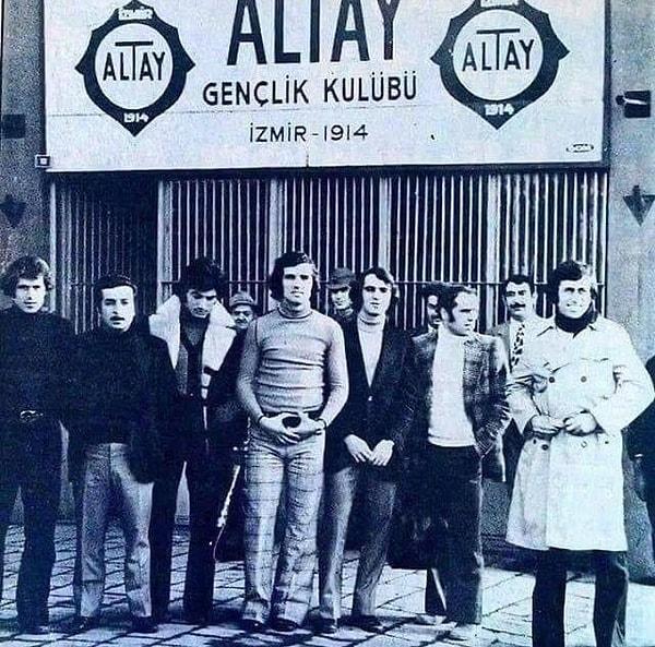18 yıl aradan sonra, 41 sezonla lige en çok katılan 6. takım olan 107 yıllık çınar; Rahmi Bey'in, Vasıf Çınar'ın, Necati Bey’in takımı İzmir'in parlak yıldızı Büyük Altay Süper Lig’e Cumartesi günü merhaba diyor.