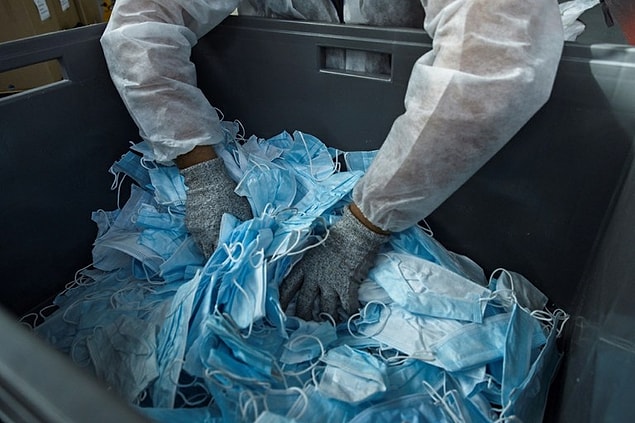 İşler böyle giderse 30 yıl sonra denizde balıklardan daha fazla plastik atık olacak.