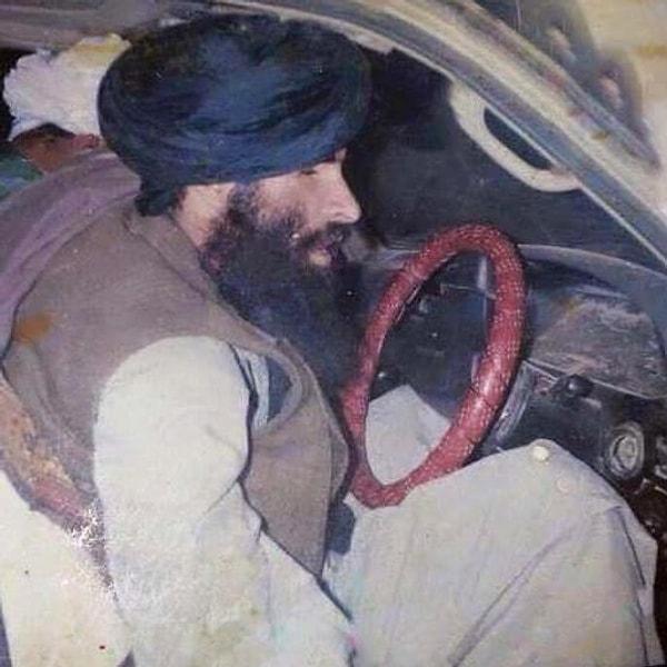 Muhammed Yakub ise Taliban'ın kurucusu Molla Muhammed Ömer'in oğlu fakat kendisinin fotoğrafını bulamadık. Görseldeki kişi babası. Şu anda grubun askeri operasyonlarının lideri konumunda.