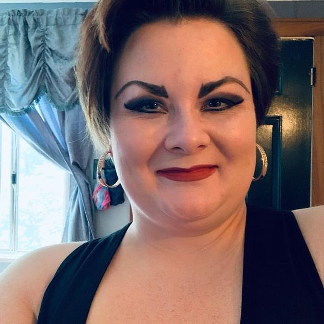 "Beni eş olarak seçtiği için çok mutluyum. Resmi olarak nikah yapmasak bile evli bir çift gibi davranıyoruz. Arada kavga etsek de ona aşık olmaktan kendimi alamıyorum."