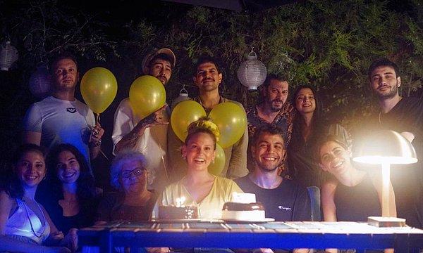 11. Farah Zeynep Abdullah sevgilisi Dj Artz ve yakınlarıyla birlikte doğum gününü kutladı!