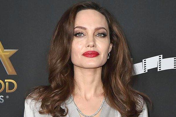 Angelina Jolie - Miss Lollipop