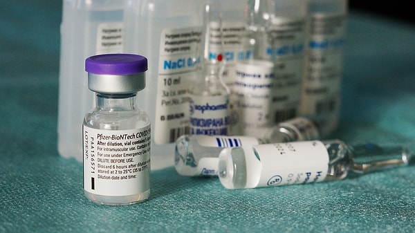 FDA'nın verilerine göre, bugüne kadar ABD'de aşılananların yüzde 54'ü Pfizer-BioNTech aşısı oldu.