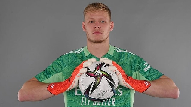 25. Aaron Ramsdale