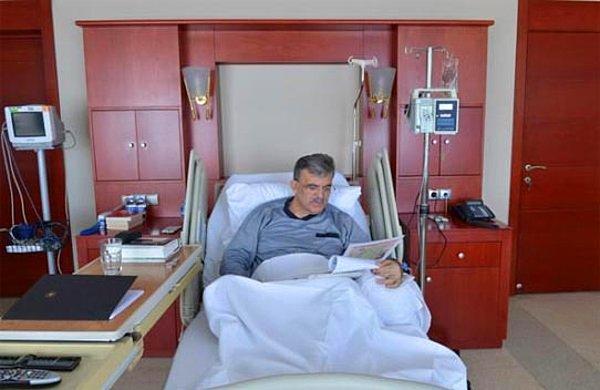 Doktorların yaptığı açıklamaya göre Abdullah Gül'ün iç kulak sıvısıyla ilgili kronik bir problemi var. Bu yüzden de milli bayram kutlamalarında bulunamadı eski cumhurbaşkanı.