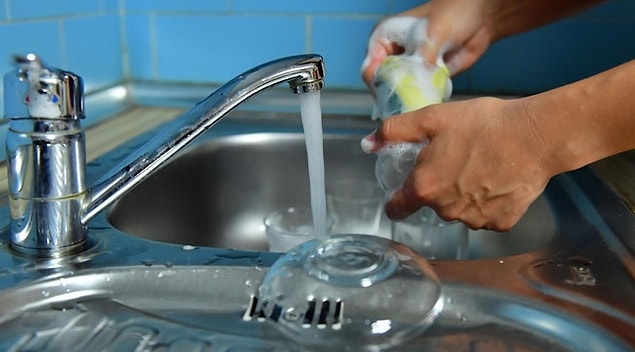 Bir kişi günde 216 litre su tüketiyor
