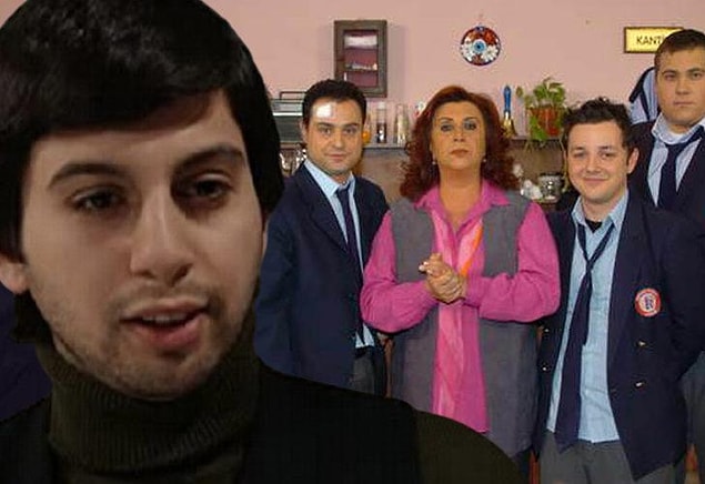 Hatırlar mısınız bilmiyoruz ama dizide bir de Şerif Ali vardı, kendisi tam bir romantikti.