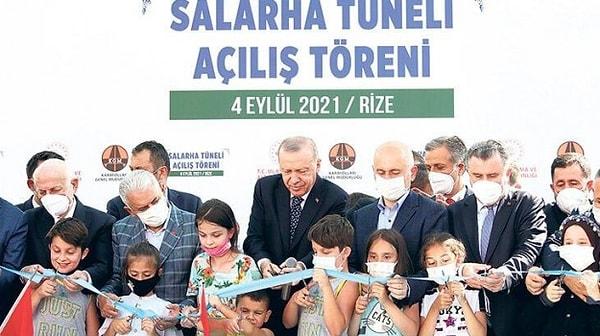Bildiğiniz üzere dün Rize'de Salarha Tüneli'nin açılış töreni vardı. Cumhurbaşkanı Recep Tayyip Erdoğan'ın törende kurdeleyi erken kesen çocuğun kafasına vurması tünelden daha çok gündem oldu.