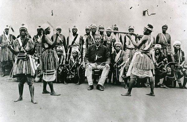 1900'lü yıllara kadar Batı Afrika Dahomey Krallığı yani şu an ki Benin Cumhuriyeti, devasa bir orduya sahipti.