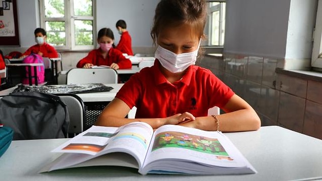 Öğrenciler için aşı veya PCR zorunluluğu var mı?