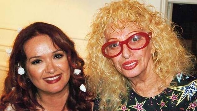 10. Yeşilçam'ın unutulmaz anne-kız ikilisi Aysel Gürel ve Müjde Ar ise 'Öyle Olsun' filmi için kamera karşısına geçmişlerdi.