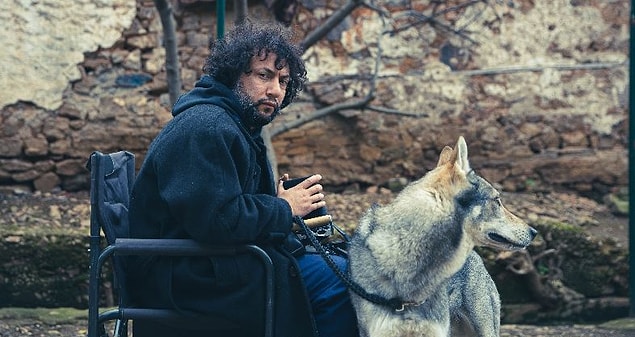 Dizinin yazar ve yönetmeni Kaan Müjdeci’yi ödüllere doymayan Sivas filmiyle tanıyoruz.