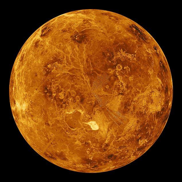 1990'la 1994 yılları arasında Venüs'ün yörüngesinde dönen Magellan sondası gezegenin kuzey kutbunu gözlemledi.