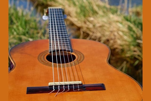 Gitar çıktı!