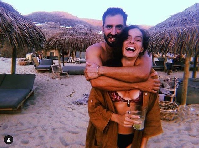İkili birbirilerine o kadar yakışıyorlar ki gıpta etmemek mümkün değil.