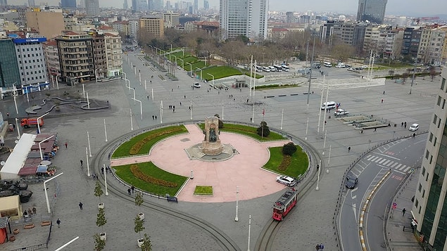 18. İBB'nin 209 bin İstanbullunun oy kullanarak seçtiği Taksim Meydanı'nı projesi günlerdir Koruma Kurulu tarafından gündeme alınmadı.