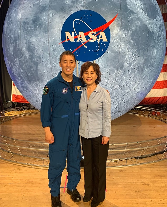 NASA insanlığın ufkunu belirleyen ve bu yöndeki teknolojik ve bilimsel gelişmelere ön ayak olan bir kurum olduğu için bu alana başvurmak istemişti.