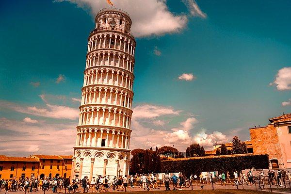 6. Pisa Kulesi, yumuşak zemin ve topraktan dolayı yamulmuş olmasına rağmen en az dört büyük depremde hiç hasar görmemiştir.