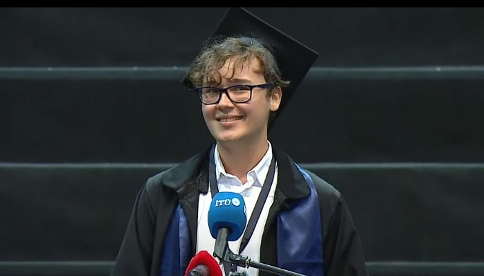 İTÜ Birincisi Hüseyin Umutcan Ay'ın Gündem Olan Mezuniyet Konuşması: 'Artık Haberleri Takip Edemiyorum'