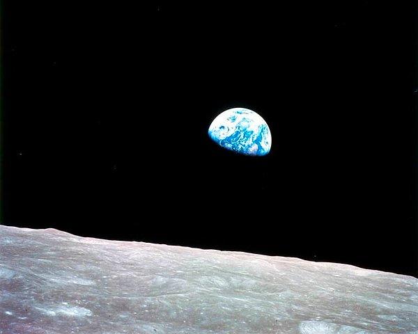 12. Astronot William Anders'ın 1968 Apollo 8 görevi sırasında çektiği 'Dünya' fotoğrafı.