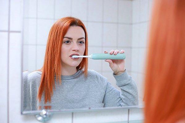 Dişlerinizi düzenli ve doğru fırçalayın.