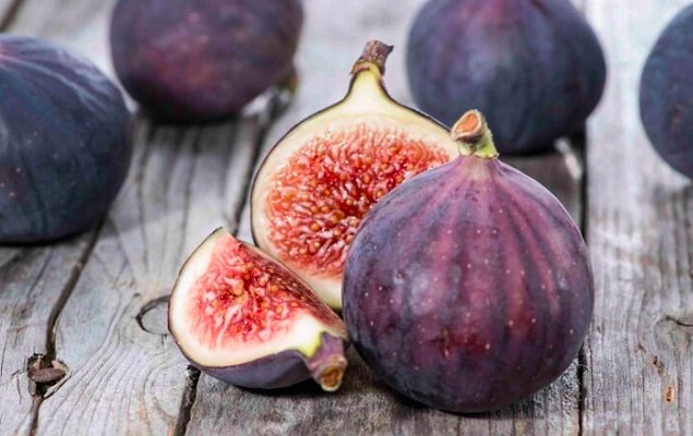 Yazın belki de en güzel meyvelerinden birisi incir. Tatlısına ayrı, kurusuna ayrı, kendisine ayrı bayılıyoruz. Ama bugün incirle ilgili anlatacağımız bu gerçeği okuyunca minik bir şok yaşayabilirsiniz.