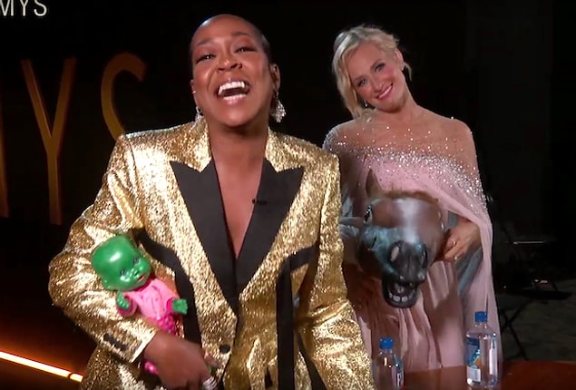 5. Tichina Arnold ve Beth Behrs'ın Met Gala'ya gönderme yapılan bu fotoğraftan daha fazlasını hak ettiği kesindi.