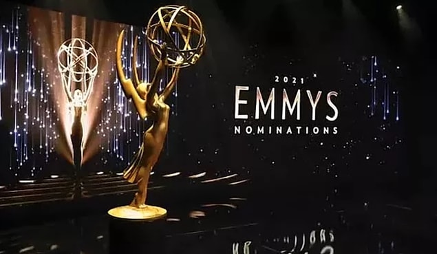 2. Dün düzenlenen Emmy Ödül Töreni'ne damga vuran anları kadrajımıza aldık!