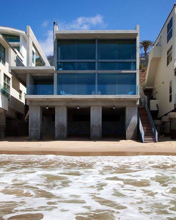 Okyanusa sıfır olan evin değeri tamı tamına 57.3 milyon dolar! '57 milyon dolara nasıl bir ev almış olabilir' diye düşünüyorsanız bir göz atalım...