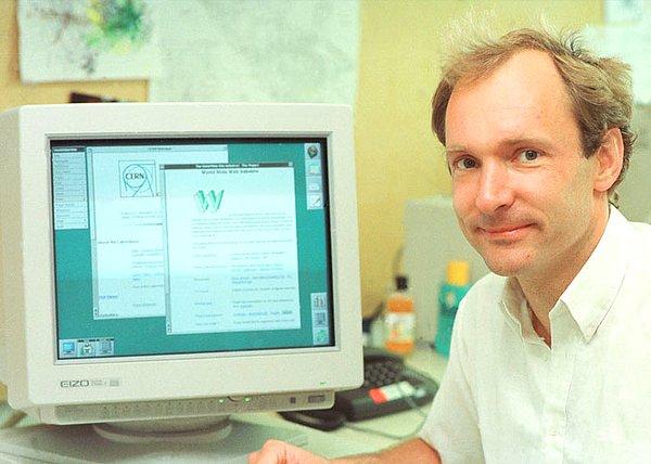 8. Sir Tim Berners-Lee Dünya Çapında Ağ'ı (www) 1989 yılında icat etti.