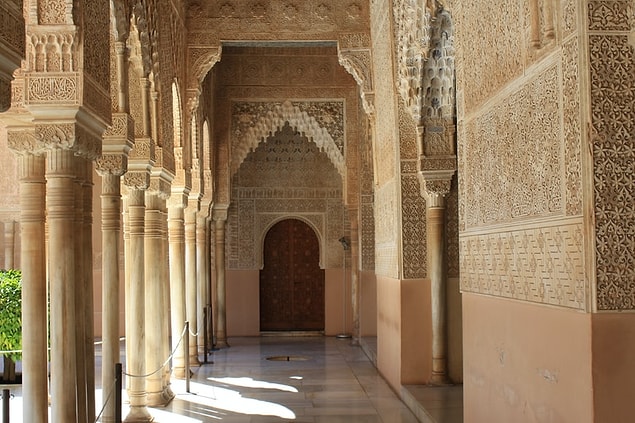 5. El Hamra Sarayı, Granada