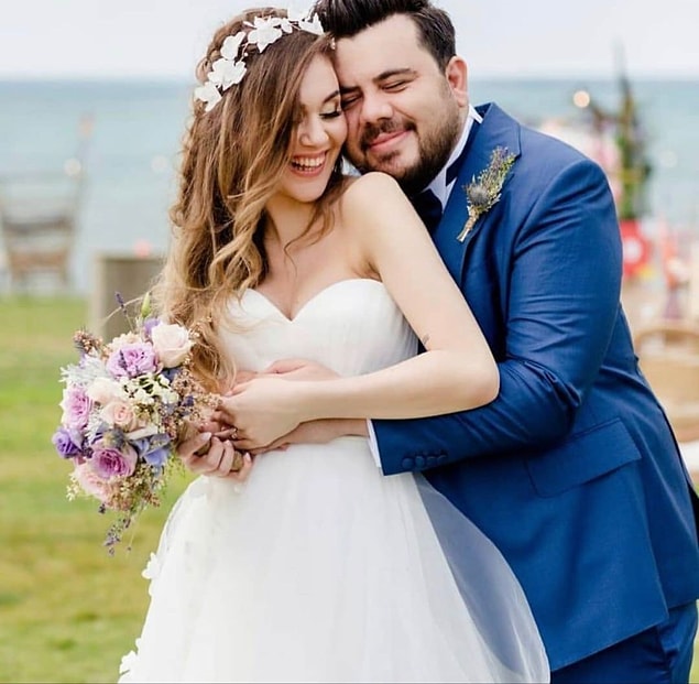 Romantik evlenme teklifinden çok yüzüğün taşının küçüklüğü konuşuldu!