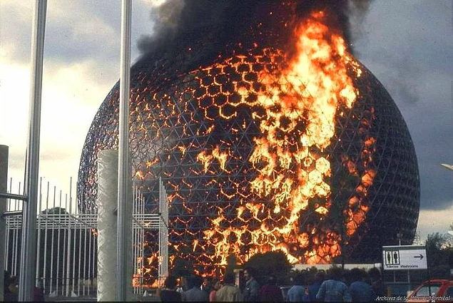 20 мая 1976 года, во время структурного ремонта, в прозрачном акриловом куполе Биосферы Монреаля случился пожар
