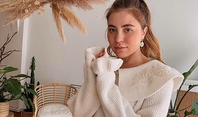 3. Ünlü Influencer Simla Canpolat'ın ayna karşısındaki fotoğrafı goygoycuların eline düştü.