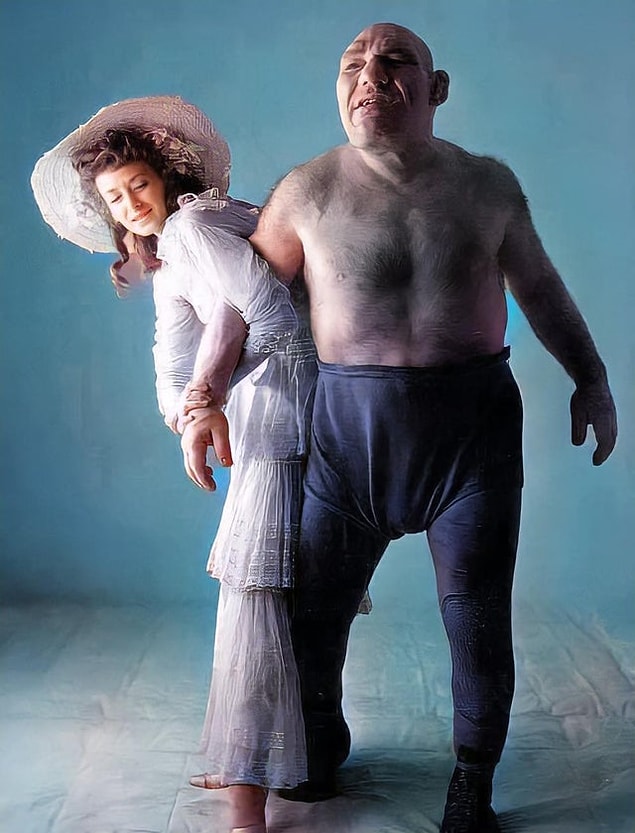 12. Shrek karakteri aslında gerçekte yaşayan ve eşinin adı Olga olan Maurice Tillet'ten esinlenilmiştir.