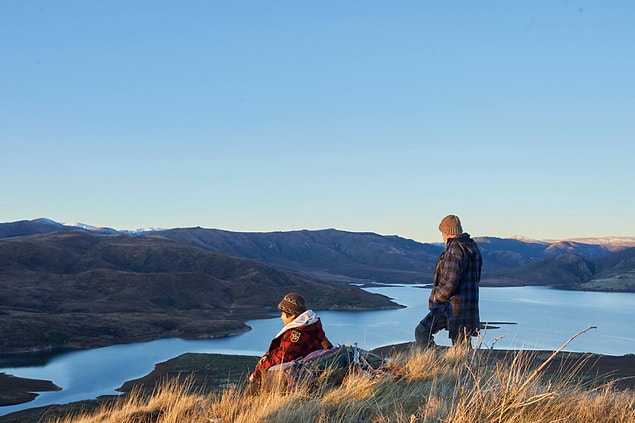 2. Hunt for the Wilderpeople - Vahşiler Firarda (2016) - IMDb: 7.9