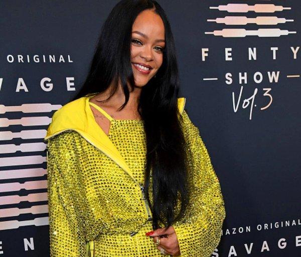 1. Rihanna'nın kendi markası için hazırladığı 'Savage x Fenty' şovunun üçüncü kısmı geçtiğimiz akşam onlarca yıldızın katılımıyla düzenlendi.